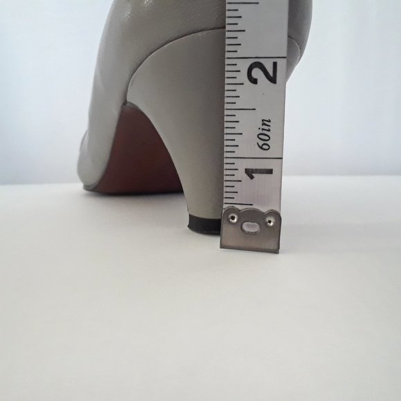 Vintage 60s/70s Gray Fine Leather Short Heel Pumps Size 8.5 - Picture 9 of 16